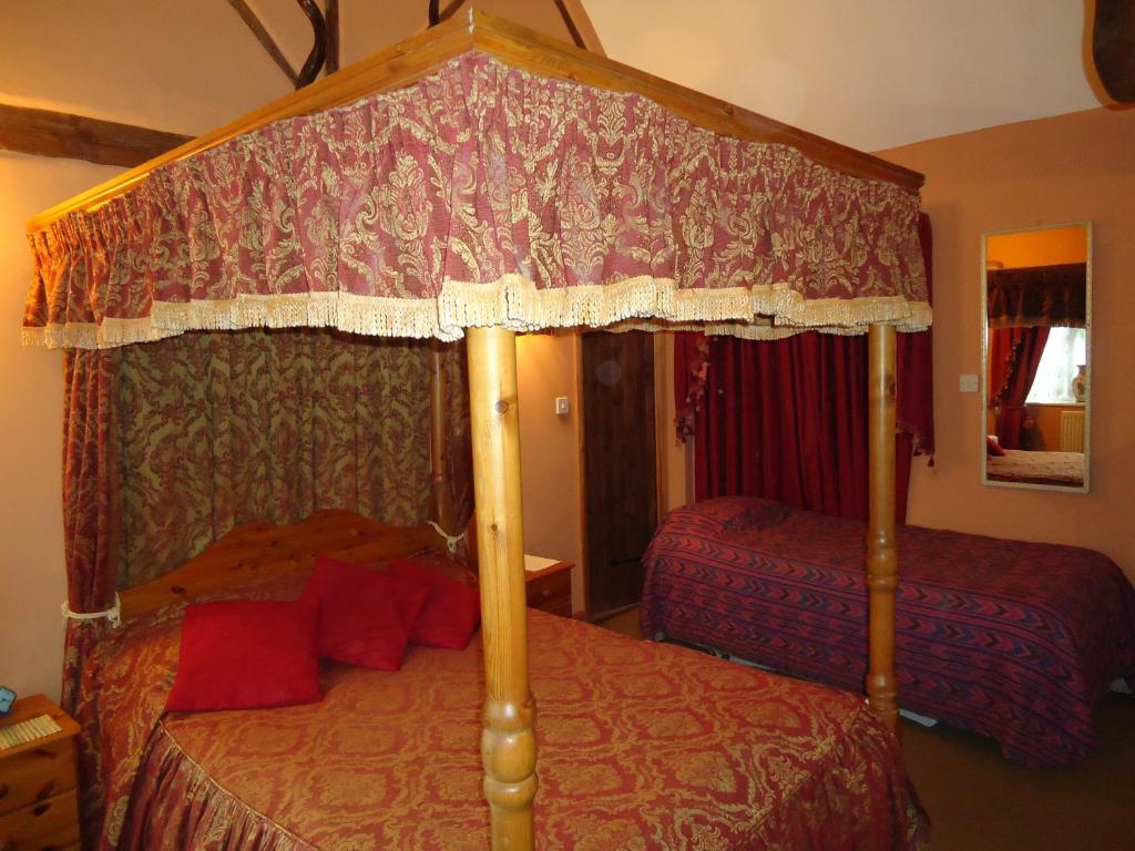 Oldlands Farm Villa Crawley  Room photo