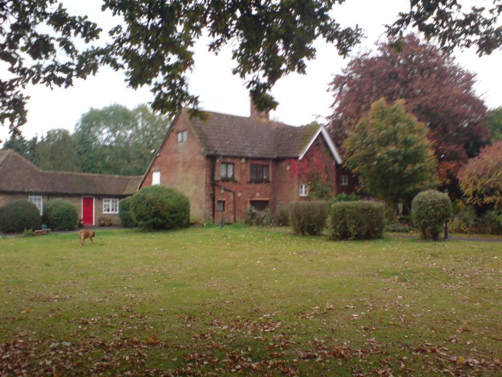 Oldlands Farm Villa Crawley  Exterior photo